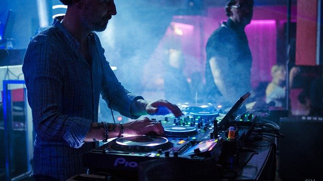 nightclub-6686682_640.jpg